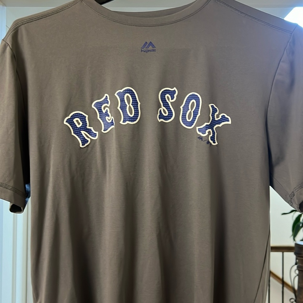 Mens Majestic Boston Red Sox tee shirt